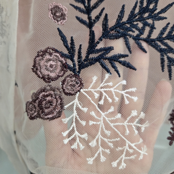 Twik Floral Embroidered Mesh Top Size M - Picture 8 of 11